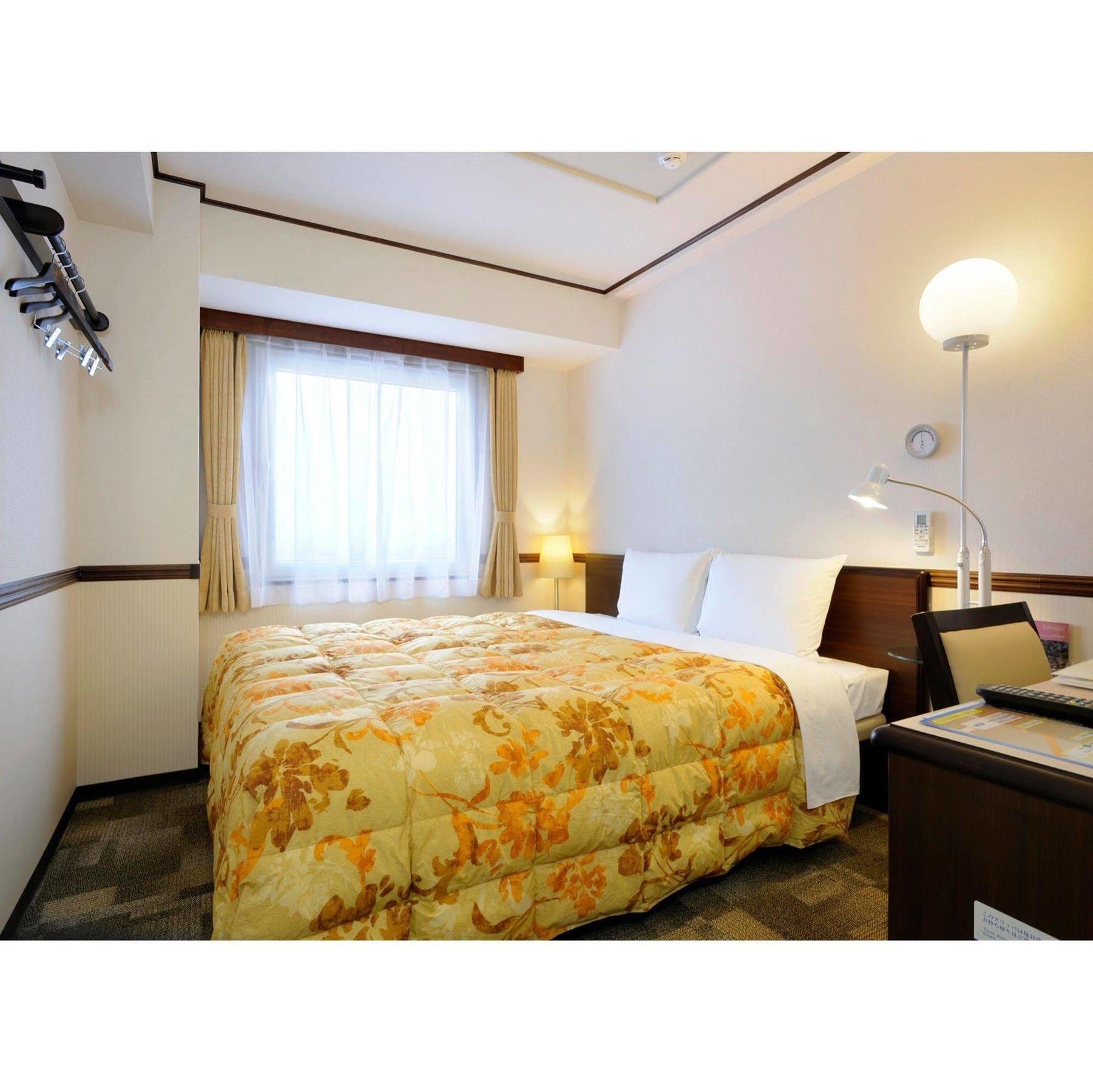 Toyoko Inn Nagoya-Eki Sakuradori-Guchi Honkan Exterior photo